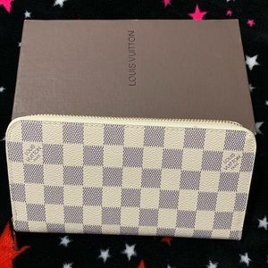 New checkered wallet